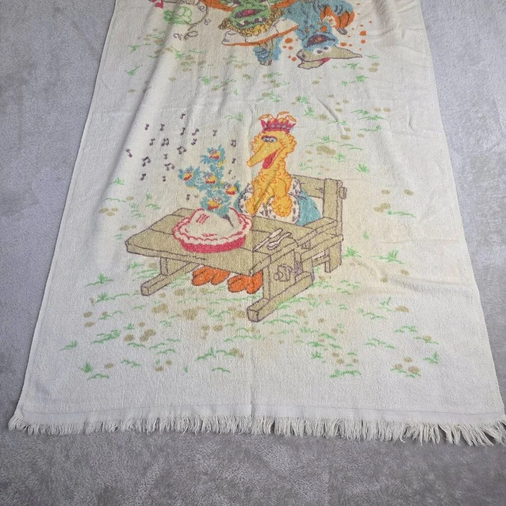Vintage Sesame Street Bath Towel Big Bird Oscar 24x41 USA 70s 80s Retro Children